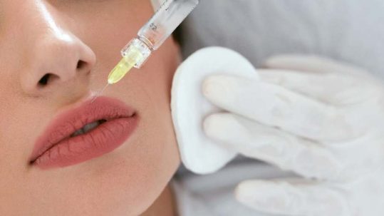 aumento labios precio con acido hialurónico en Sevilla. Clinica de Medicina Estetica Aestheticlinic