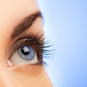 eliminar ojeras con ácido hialurónico en la clinica de medicina estetica de Sevilla