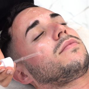 limpieza faciales en Sevilla. Clinica Medicina Estética AesthetiClinic